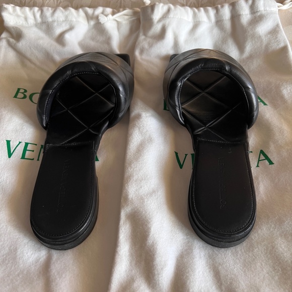 Bottega Veneta Lido Quilted Sandal | Box & Dust Bags Incl. - Picture 4 of 7